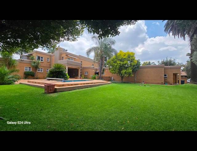 6 BEDROOM HOUSE FOR SALE IN SUNWARD PARK